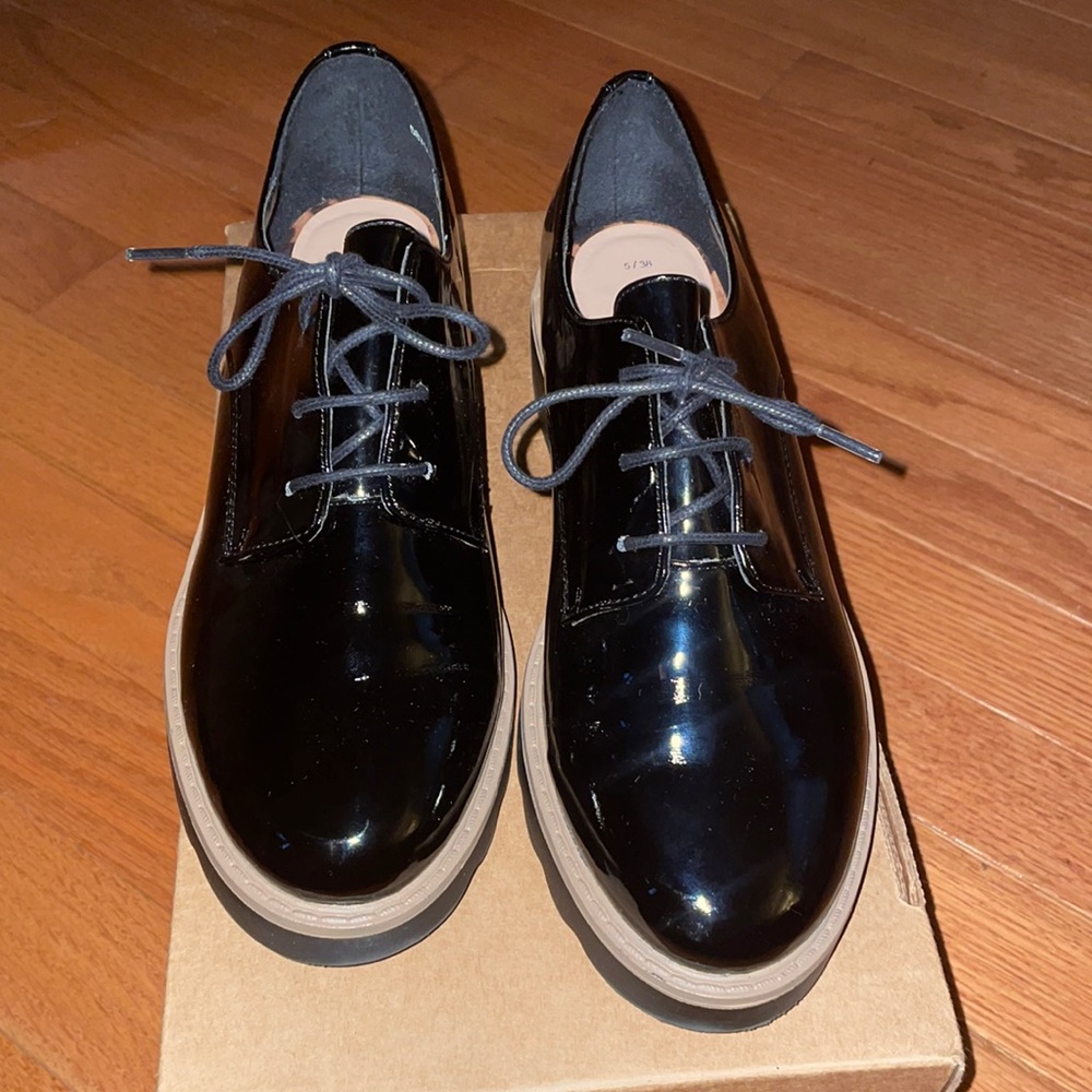 Patent lace up black loafers US 7.5